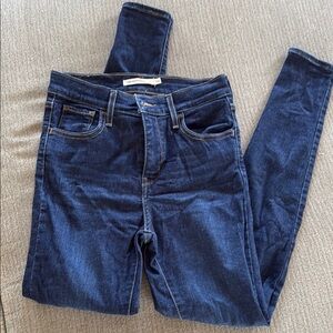 Women's levi Jeans